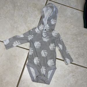 1264. hanes size 0-6 months